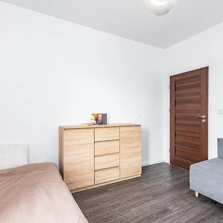 شقة Cracovia Apartment